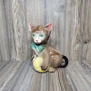 Vintage Royal Copley Cat & Yarn Ball Kitten Planter